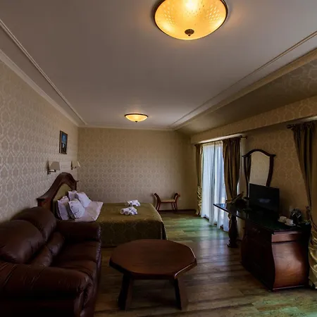 Aqua View Boutique Hotel 4*