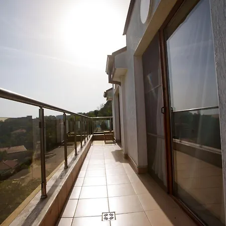 Отель Aqua View Boutique 4*