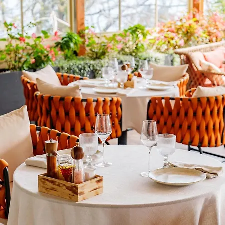 Aqua View Boutique Hotel 4*
